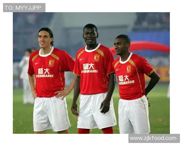 恒大足球俱乐部引入外国明星球员的背后故事与影响分析